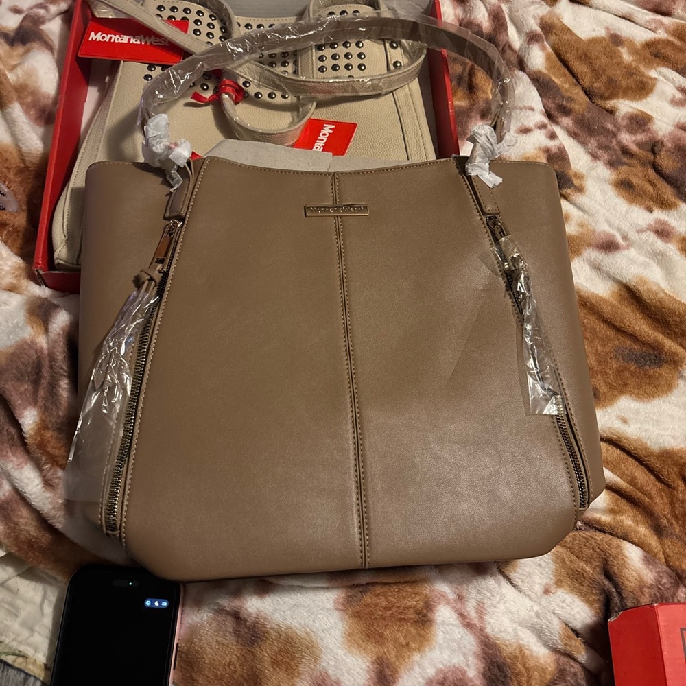 Nica Women's Beige Shoulder Bag